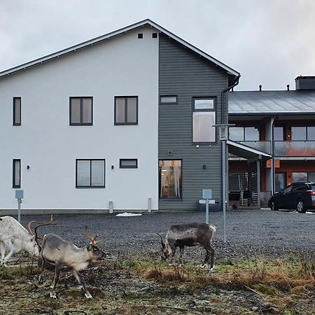 Hotel Lost In Yllaes Äkäslompolo Buitenkant foto